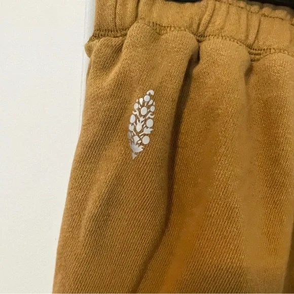 Slow and Low Free People Movement Sweats✨SOLD✨ - Picture 2 of 6